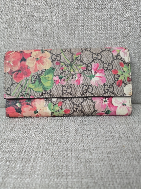 Gucci Handbags - Gucci Floral GG Supreme Beige/Pink/Green Continental Wallet